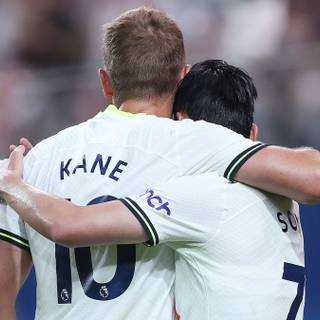 Harry Kane and Son wallpaper