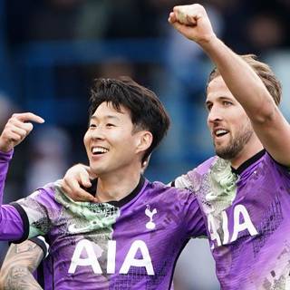 Harry Kane and Son wallpaper