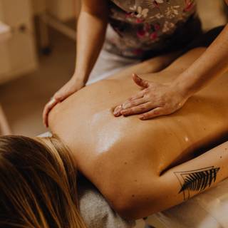 Body massage wallpaper