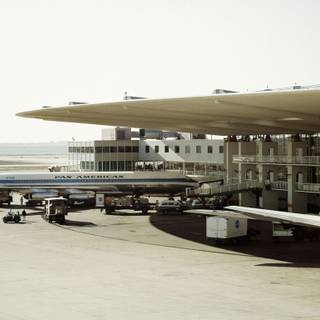 Airport terminal wallpaper