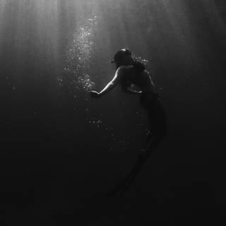 Scuba diver 4k wallpaper