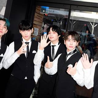 Tomorrow X Together 2023 wallpaper