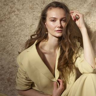 Andi Matichak wallpaper