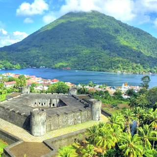 Banda Neira wallpaper