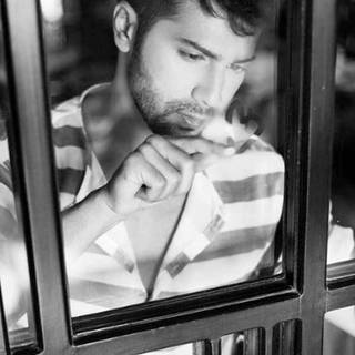 Varun Dhawan sad wallpaper