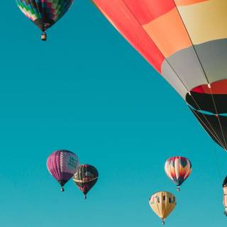 Spring balloon wallpaper