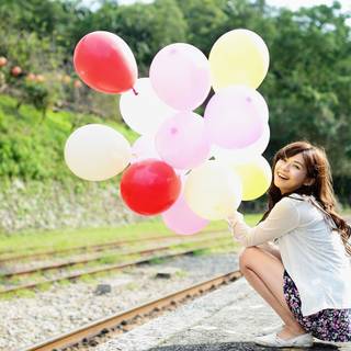 Spring balloon wallpaper