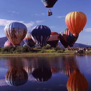 Spring balloon wallpaper