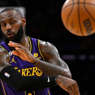 Lebron Lakers 2023 wallpaper