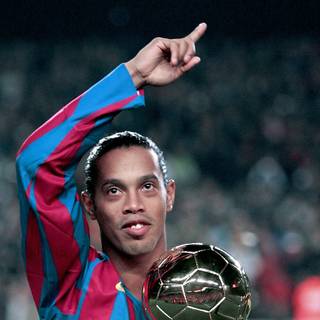 Ronaldinho 4k phone wallpaper
