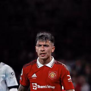 Lisandro Martinez phone wallpaper