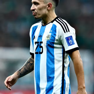 Lisandro Martinez phone wallpaper