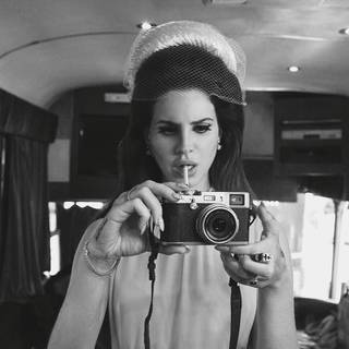 Lana del Rey laptop wallpaper