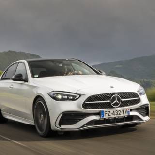 Mercedes-Benz C 200 iPhone wallpaper