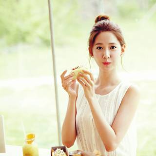 Im Yoon-ah wallpaper