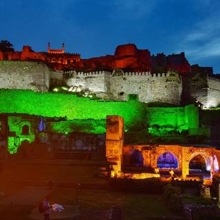 Golconda wallpaper