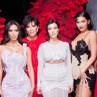 Kardashian family 2023 wallpaper