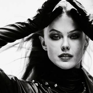 Frida Gustavsson wallpaper