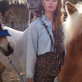 Frida Gustavsson wallpaper