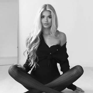 Pamela Reif wallpaper