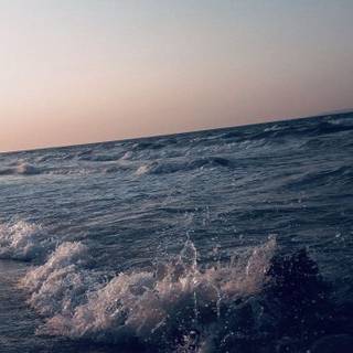 Aesthetic ocean iPad wallpaper