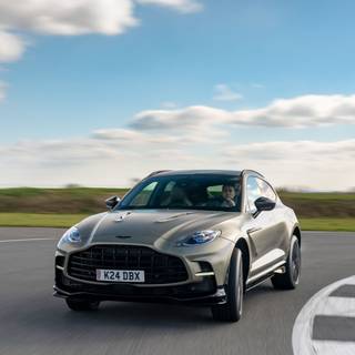 2023 Aston Martin DBX707 wallpaper