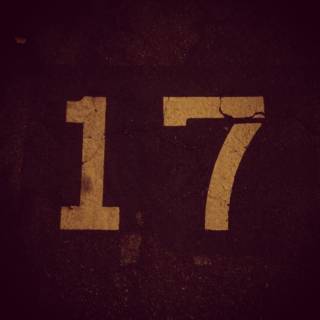 17 number wallpaper