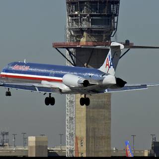 McDonnell Douglas MD-80 wallpaper