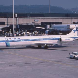 McDonnell Douglas MD-80 wallpaper