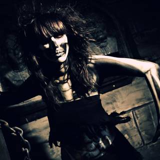 Scary woman wallpaper