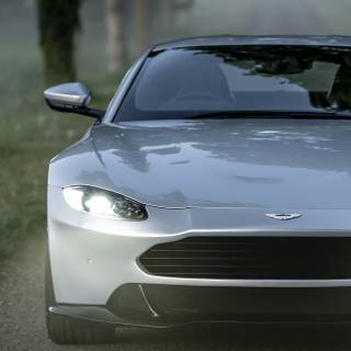 Aston Martin V12 Vantage wallpaper