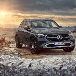 Mercedes-Benz GLC 2024 wallpaper