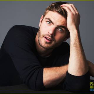 Alex Roe wallpaper