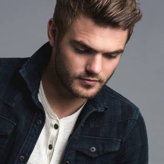 Alex Roe wallpaper