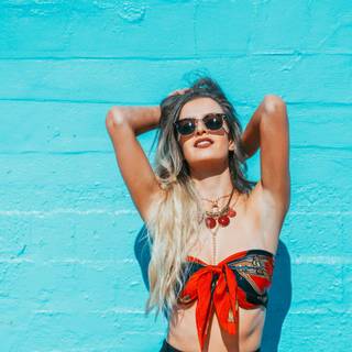 Summer girl vibes wallpaper