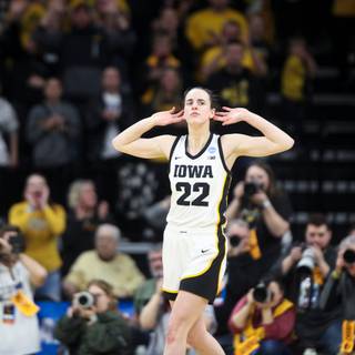 Caitlin Clark wallpaper