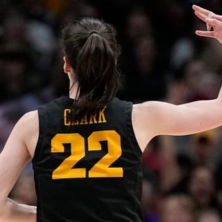 Caitlin Clark wallpaper