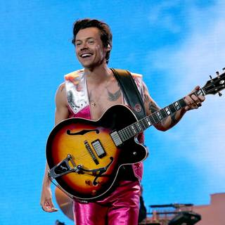 Harry Styles desktop Love On Tour wallpaper