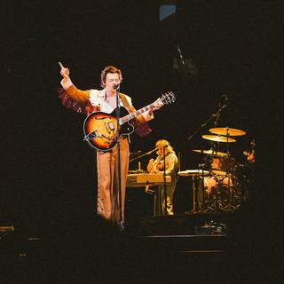 Harry Styles desktop Love On Tour wallpaper