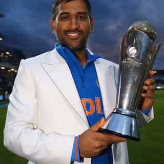 Ms Dhoni trophy wallpaper