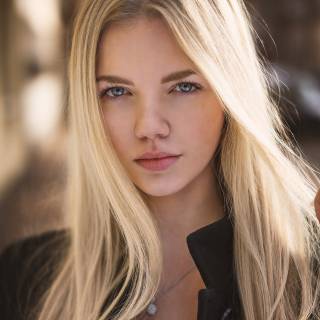 Straight face wallpaper