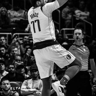 Luka Doncic 2023 iPhone wallpaper