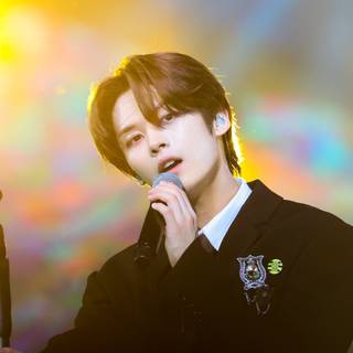 Lee Know PC wallpaper