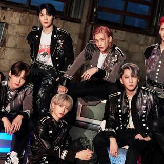 Lee Know PC wallpaper