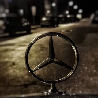 Mercedes symbol wallpaper