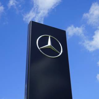 Mercedes symbol wallpaper