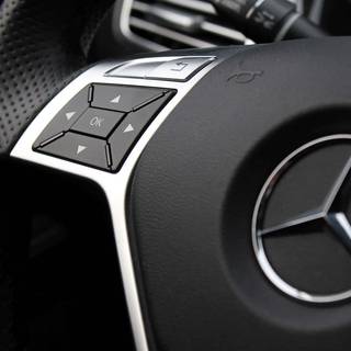 Mercedes symbol wallpaper