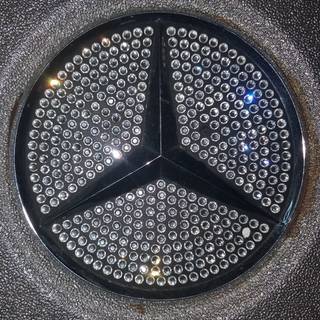Mercedes symbol wallpaper