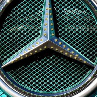 Mercedes symbol wallpaper