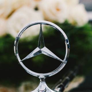 Mercedes symbol wallpaper